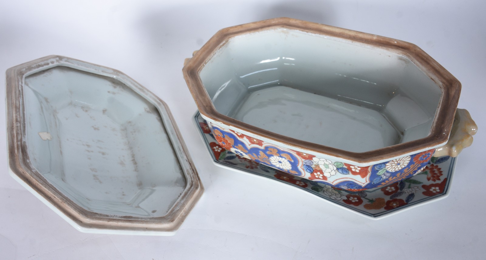Sopeira com presentoir de porcelana oriental, feitio oitavado... - foto 7 de 8