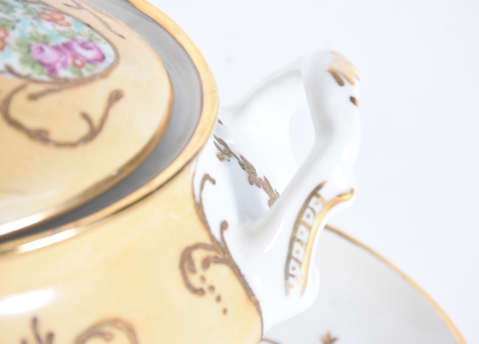 Sopeira com presentoir de porcelana pintada á mão com motivo floral... - foto 6 de 8
