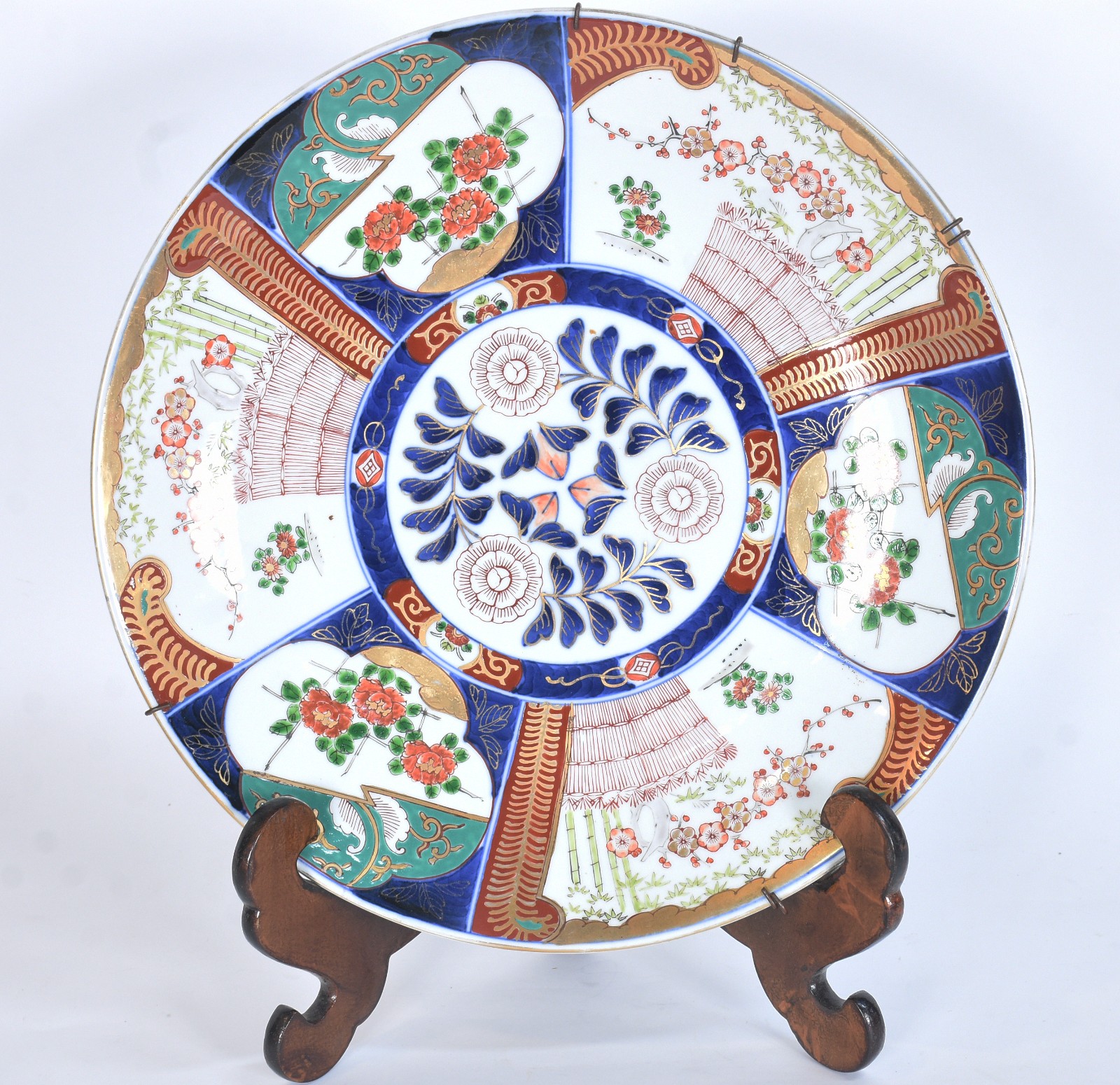 Medalhão de porcelana japonesa Imari, símbolos em azul na parte... - foto 5 de 6