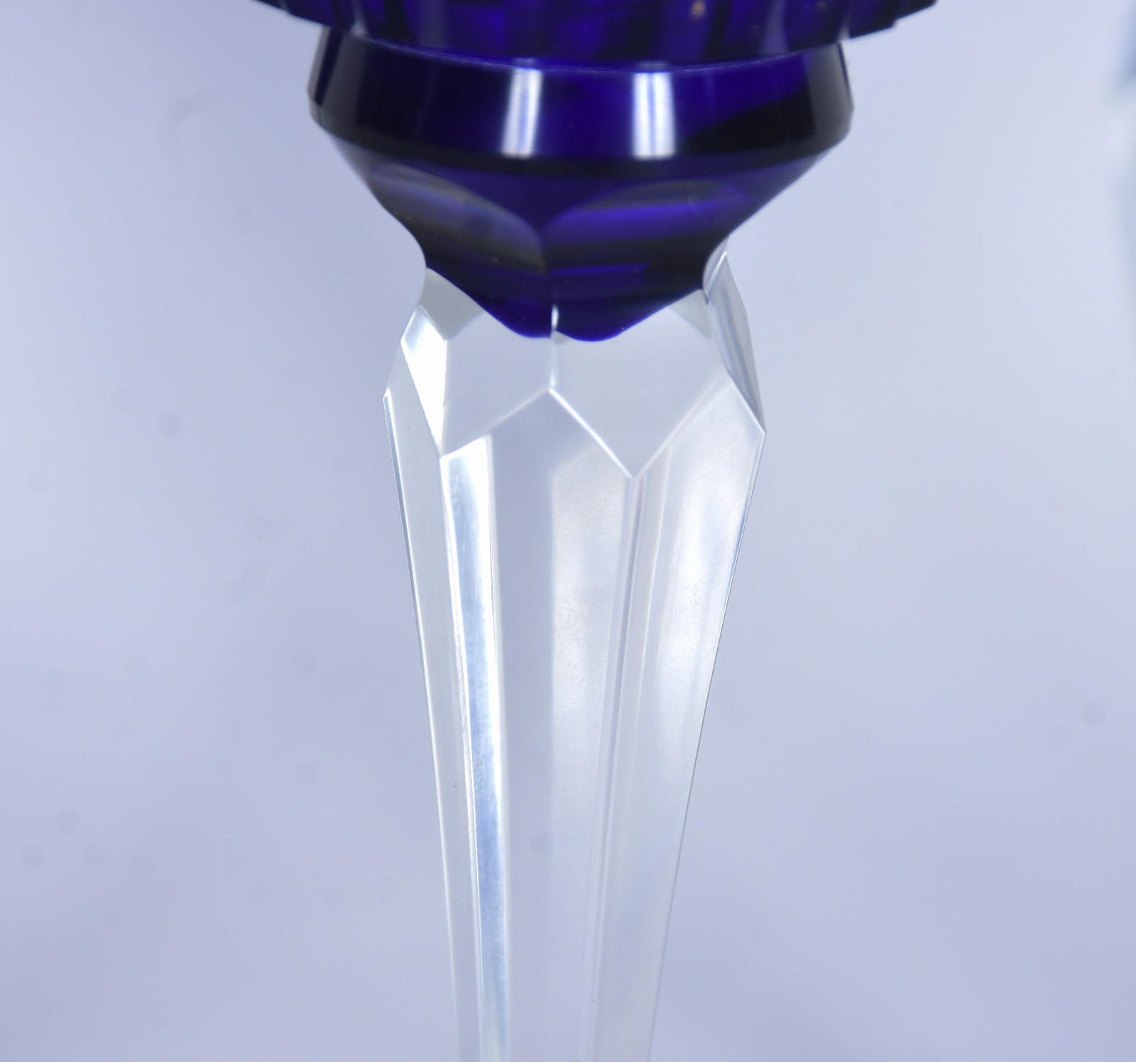 Seis taças de cristal lapidado doublé azul para vinho. - foto 4 de 4