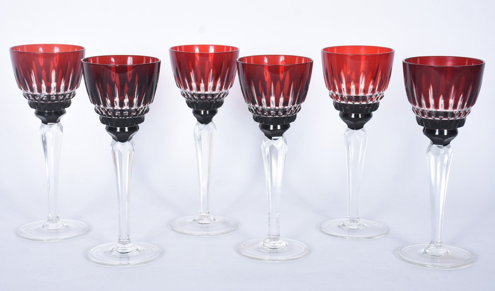 Seis taças de cristal lapidado doublé rubi para vinho. - foto 2 de 4
