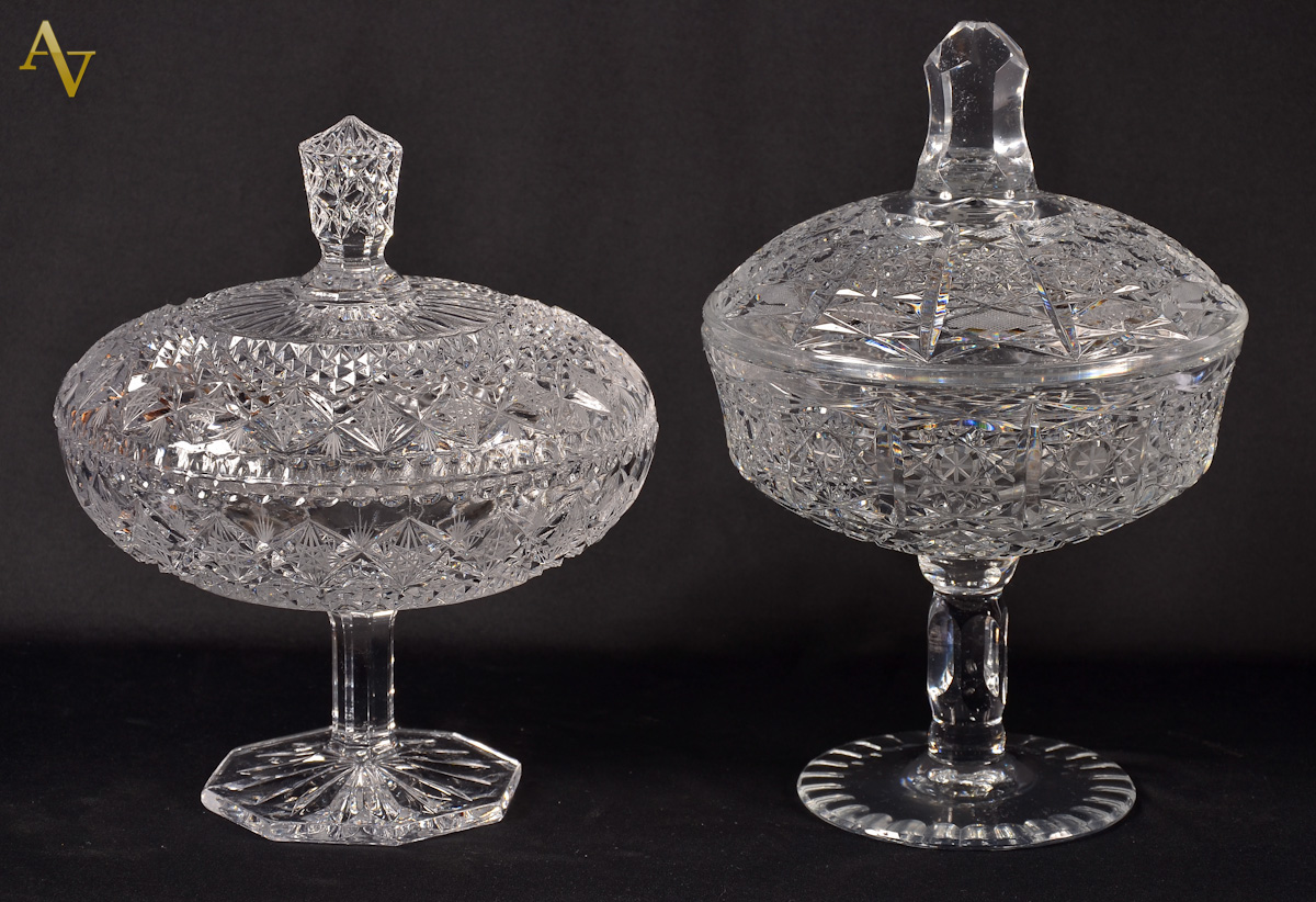 Duas compoteiras de cristal tcheco lapidado. Alt. 30 e 33 cm.