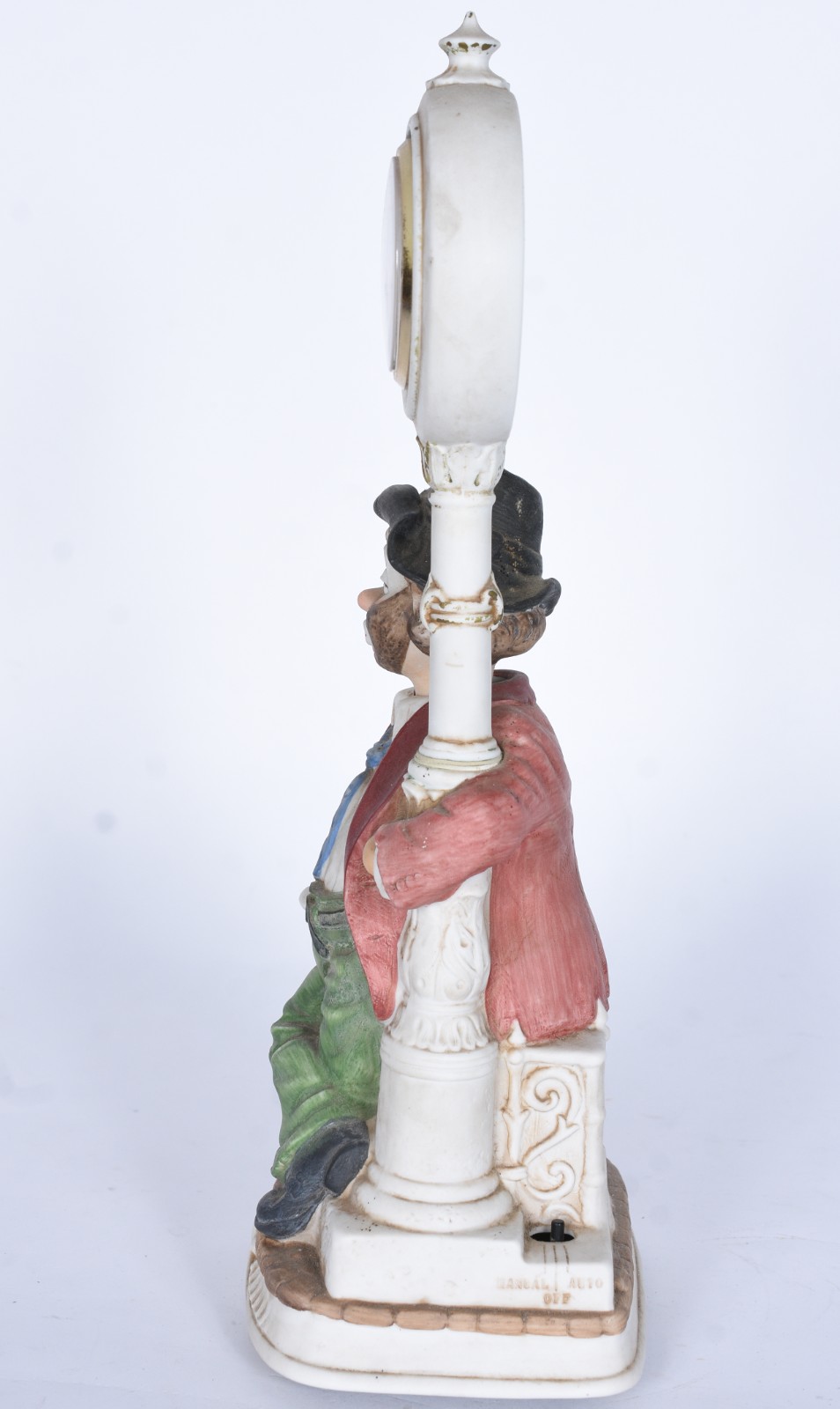 Escultura representando "bêbado assoviador junto ao poste", de... - foto 6 de 11