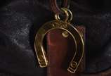 CHLOE,  - Bolsa feminina de couro com metais dourados.