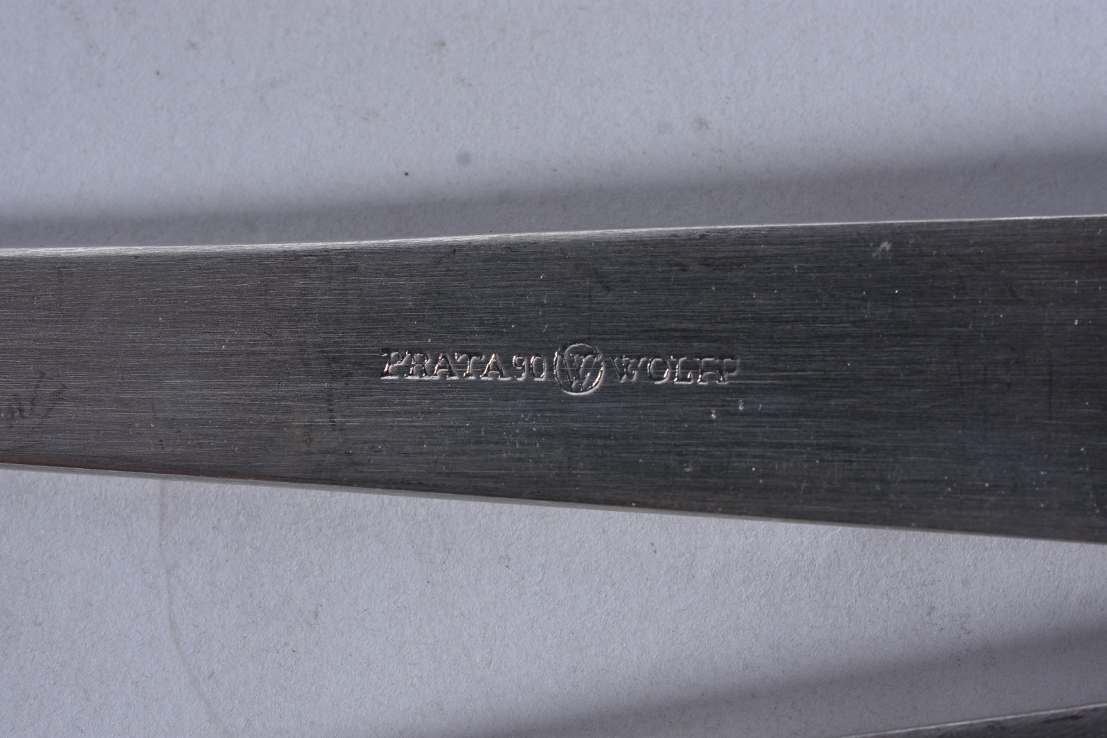 Faqueiro de metal prateado "Wolff", composto de: 12 colheres, 12... - foto 4 de 8