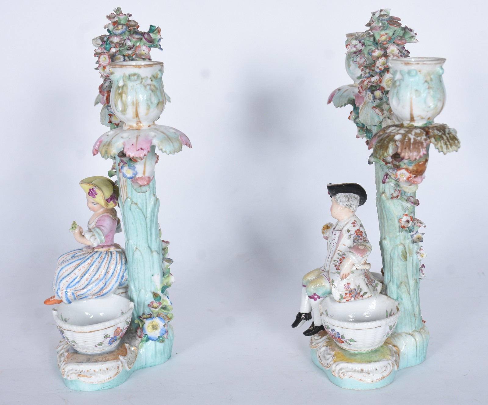 Par de candelabros para 3 velas cada, de porcelana alemã de Meissen... - foto 10 de 11