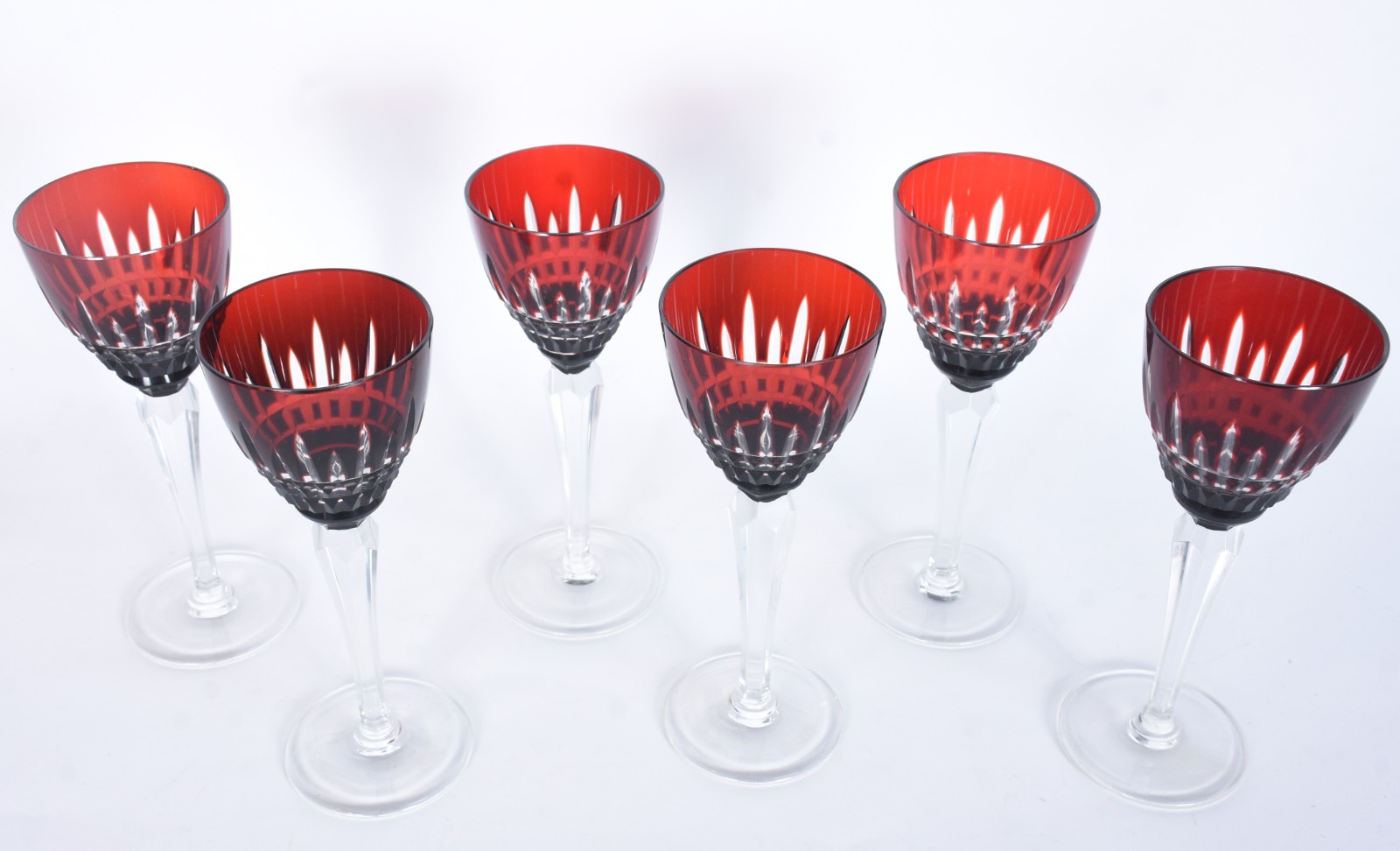 Seis taças de cristal lapidado doublé rubi para vinho. - foto 1 de 4
