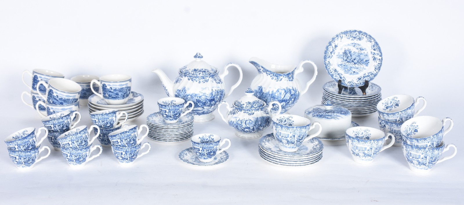 Serviço de chá e café de faiança inglesa, decoração "Coaching... - foto 1 de 11