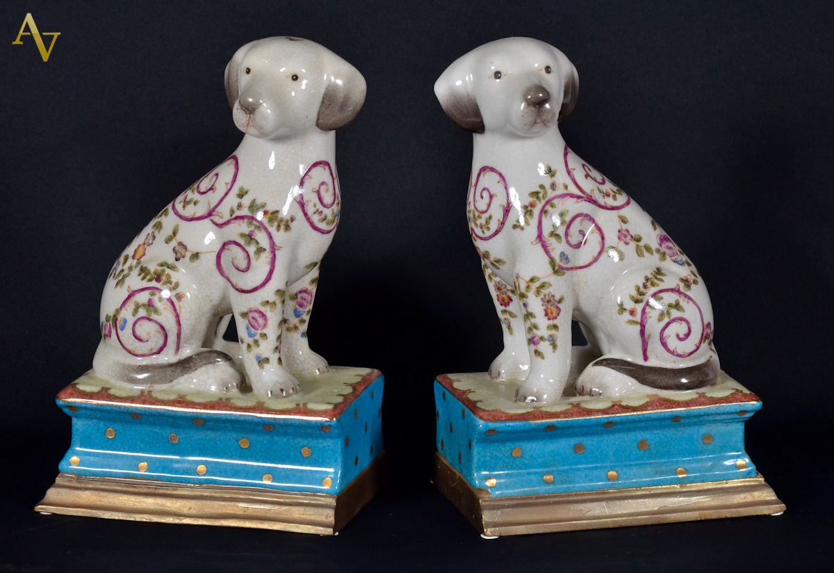 Par de cães de Fó de porcelana oriental policromada - Alt. total. 22...