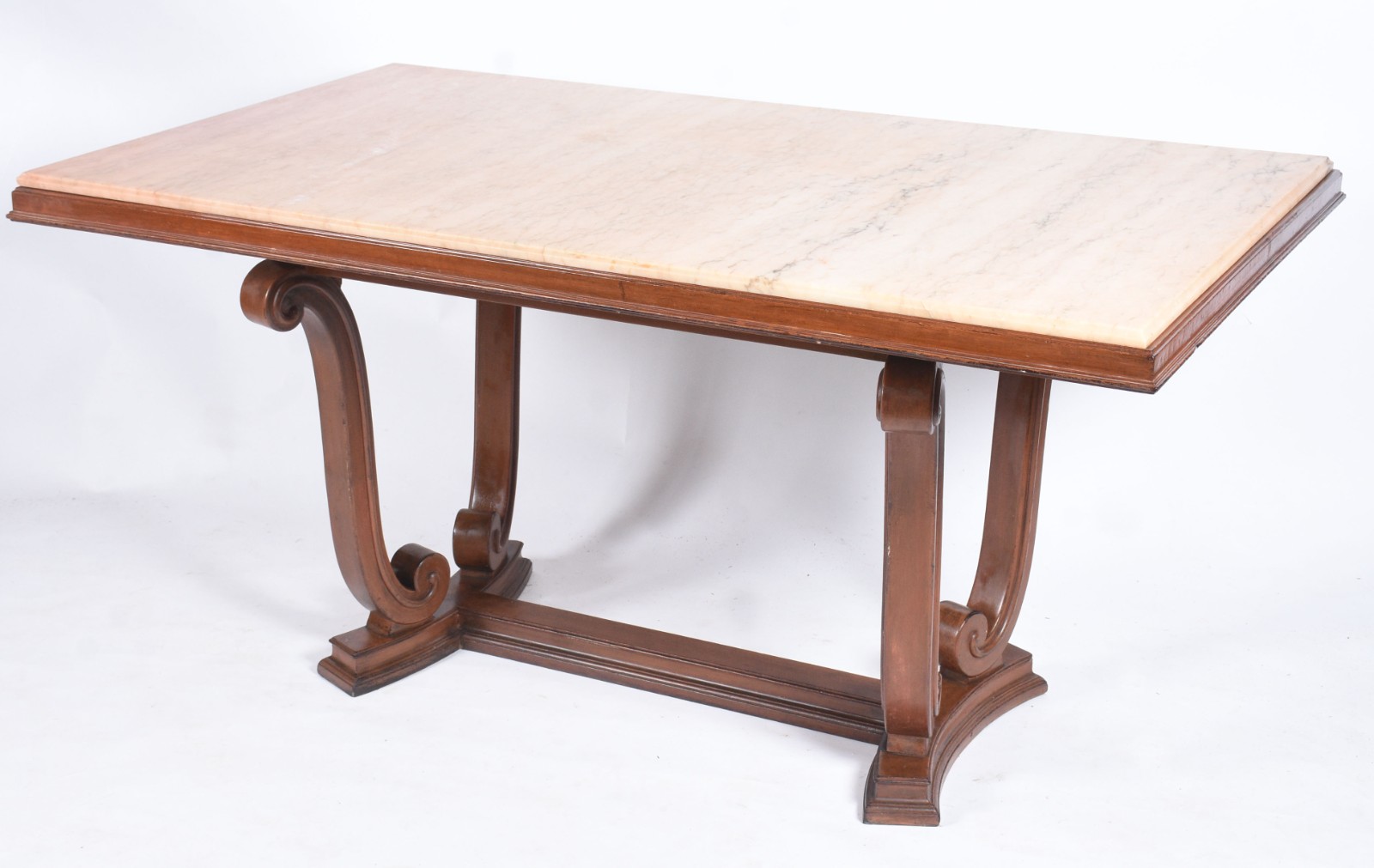 Mesa de jantar de madeira nobre, base em pernas recurvas ligadas por... - foto 2 de 10