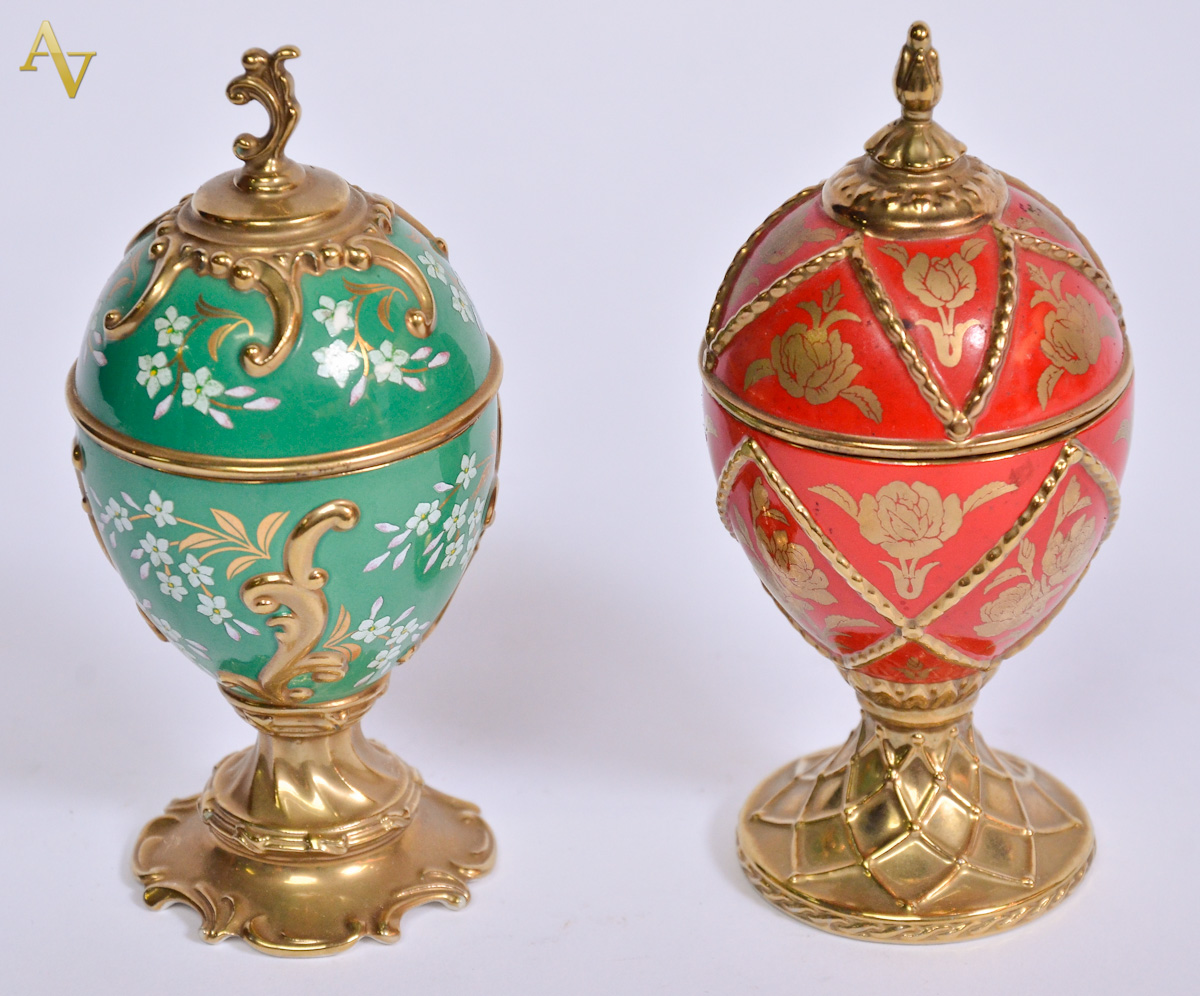Caixas "Musical Eggs - House of Faberge" - Uma com a corda...