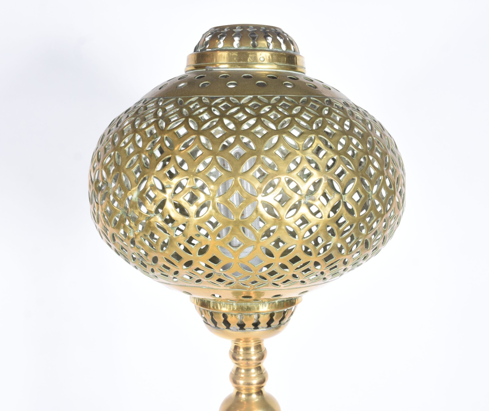 Luminária de metal dourado oriental, base em coluna com gomos e... - foto 3 de 5