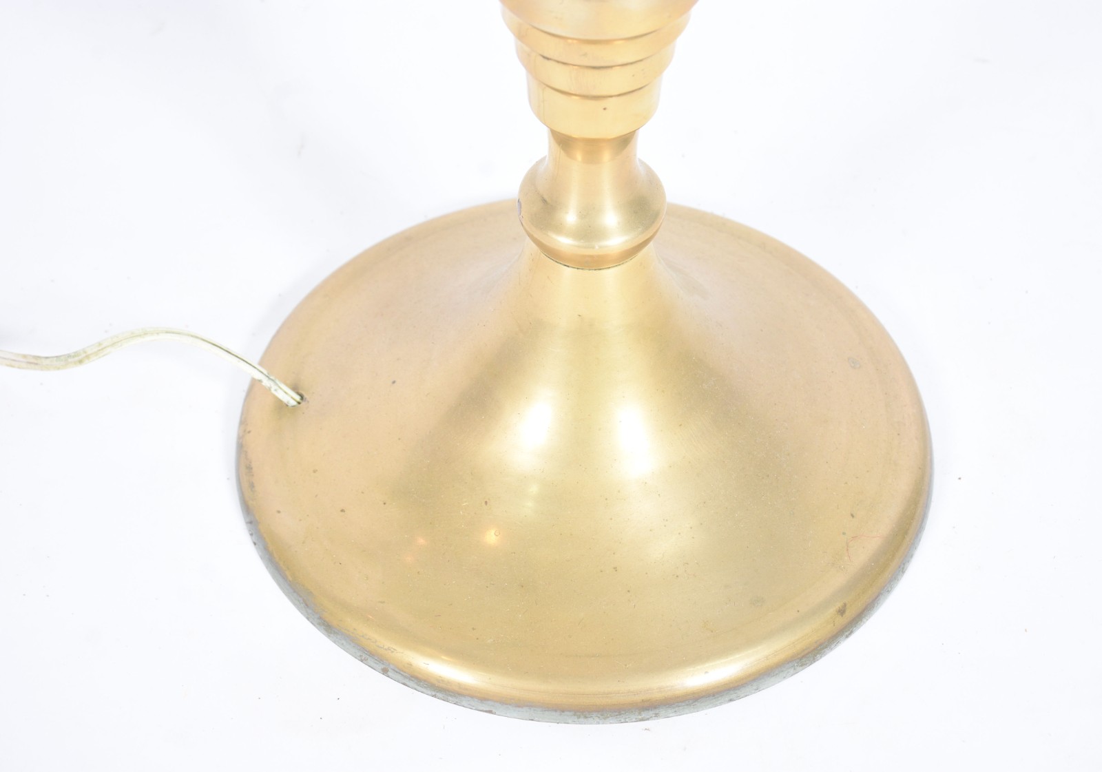 Luminária de metal dourado oriental, base em coluna com gomos e... - foto 4 de 5