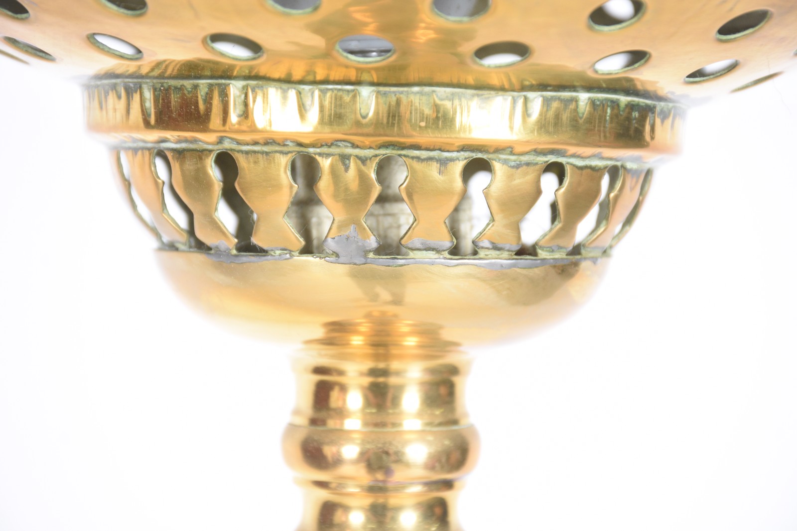 Luminária de metal dourado oriental, base em coluna com gomos e... - foto 5 de 5