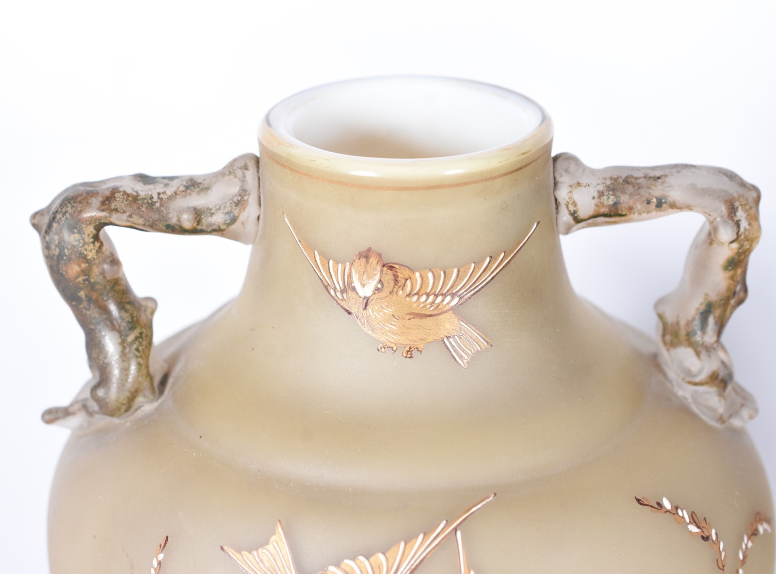 Par de antigos vasos de vidro opalinado francês decorados com... - foto 5 de 10