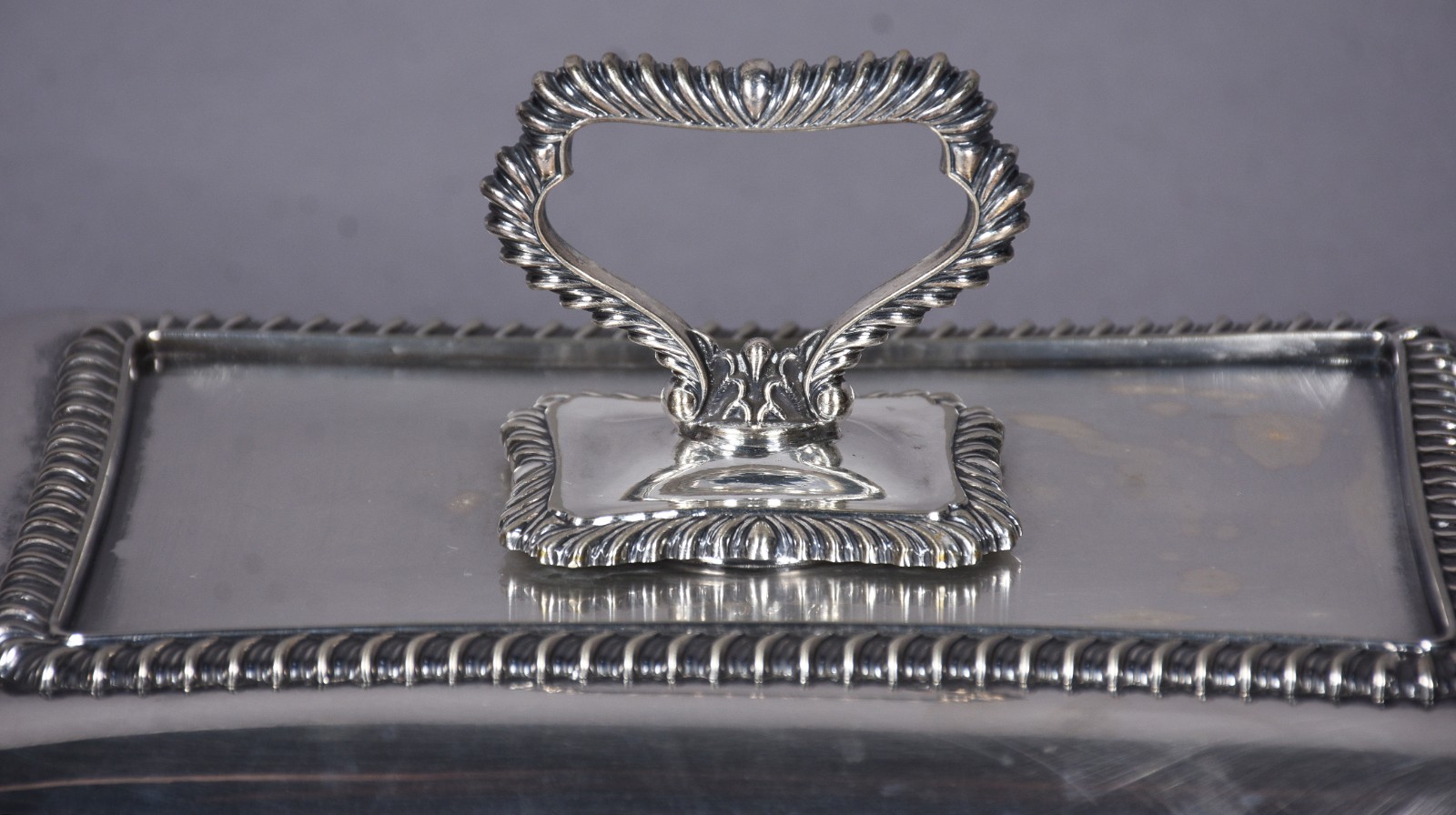 Legumeira com tampa de metal prateado, Goldsmiths & Silversmiths... - foto 4 de 10