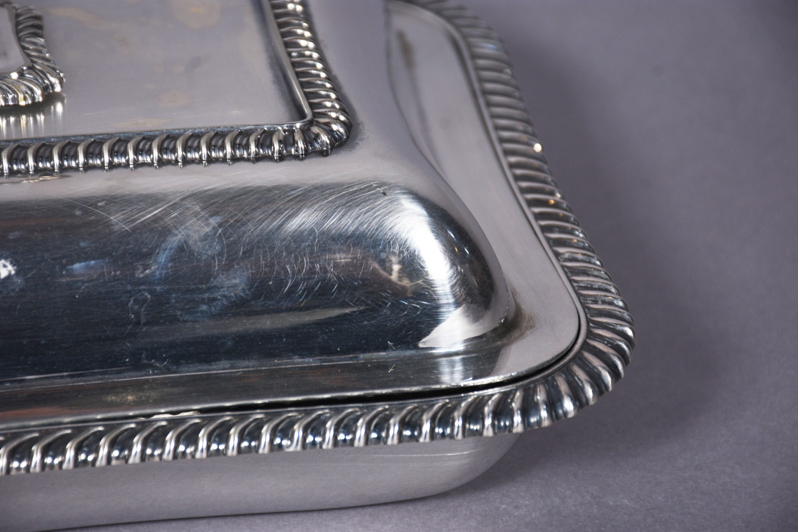 Legumeira com tampa de metal prateado, Goldsmiths & Silversmiths... - foto 5 de 10