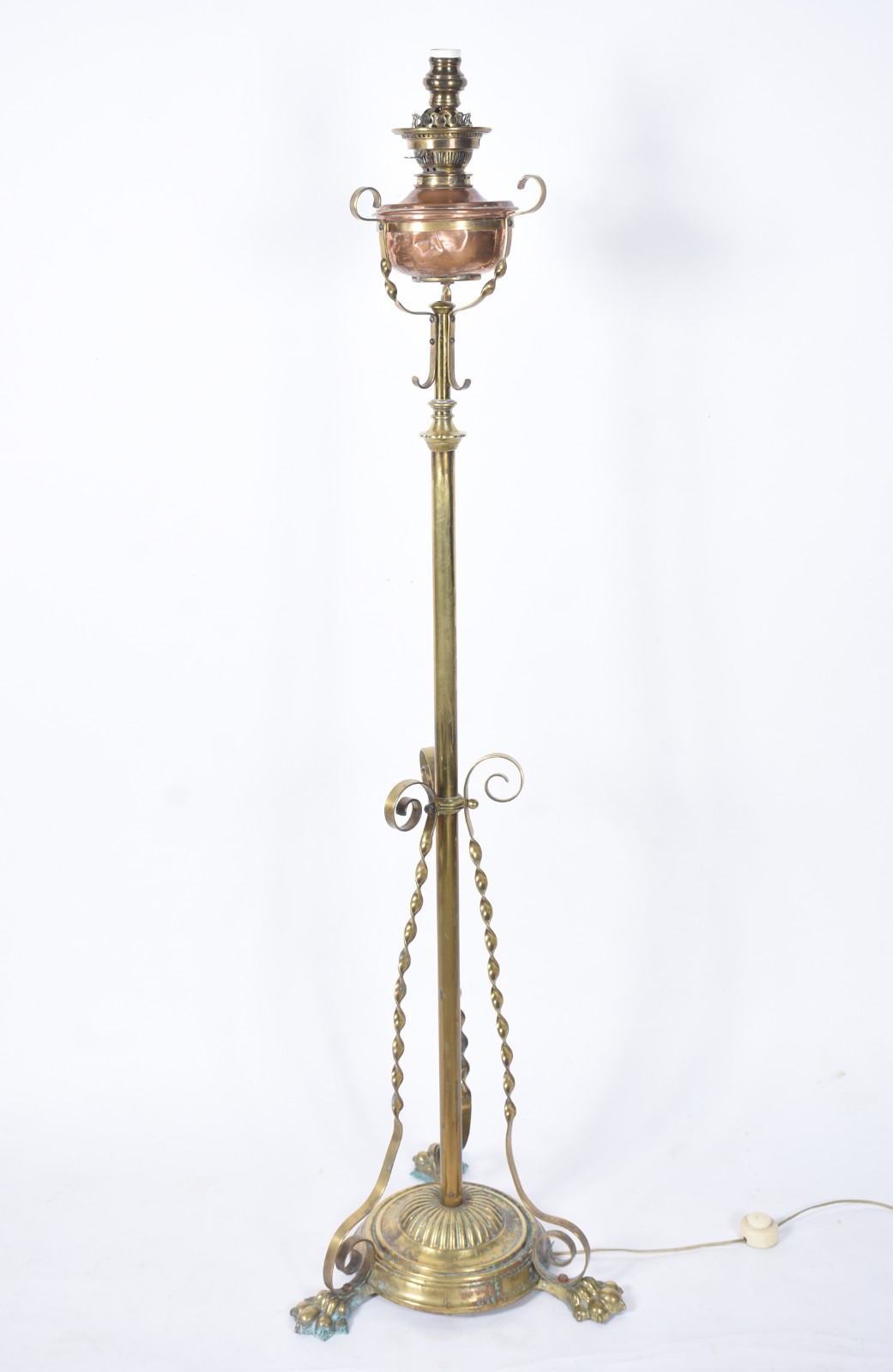 Elegante abatjour de pé de metal dourado com cúpula de vidro leitoso... - foto 4 de 10