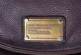 MARC JACOBS,  - Bolsa feminina de couro. Desgastes do uso.