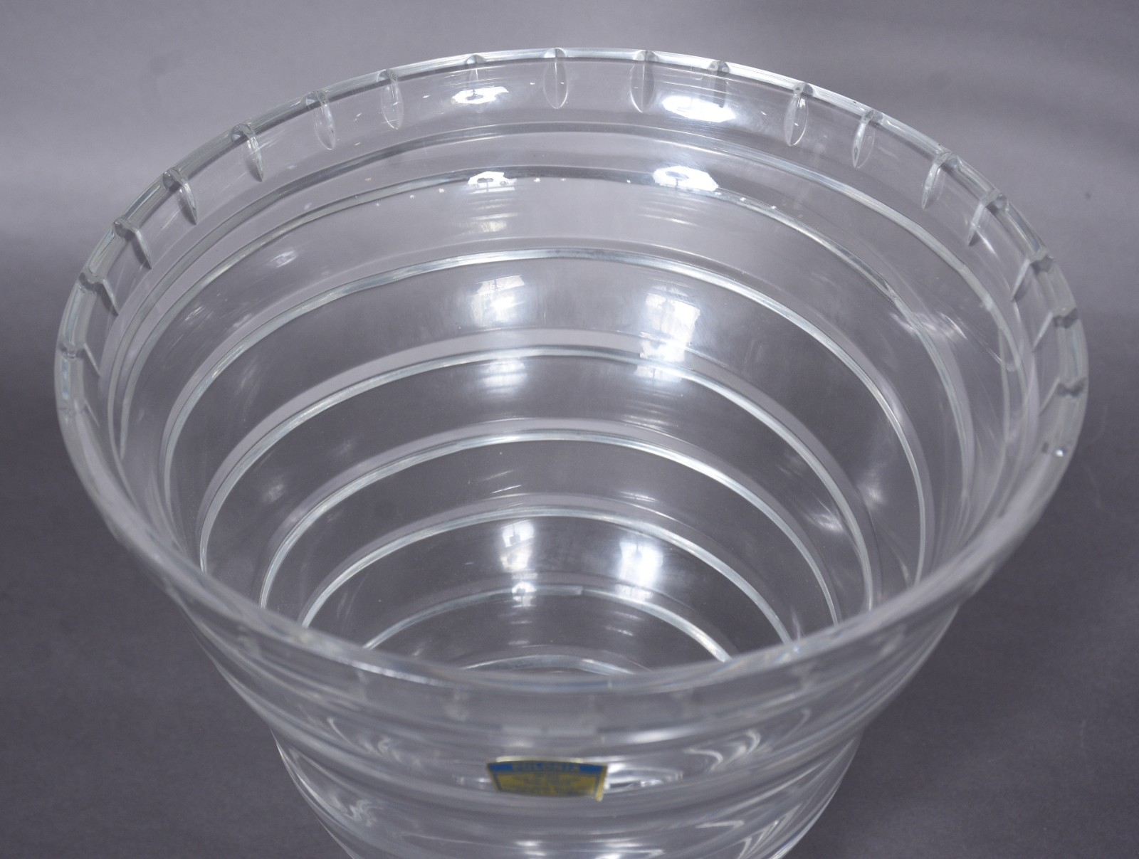 Vaso de cristal polonês lapidado em frisos. - foto 4 de 6