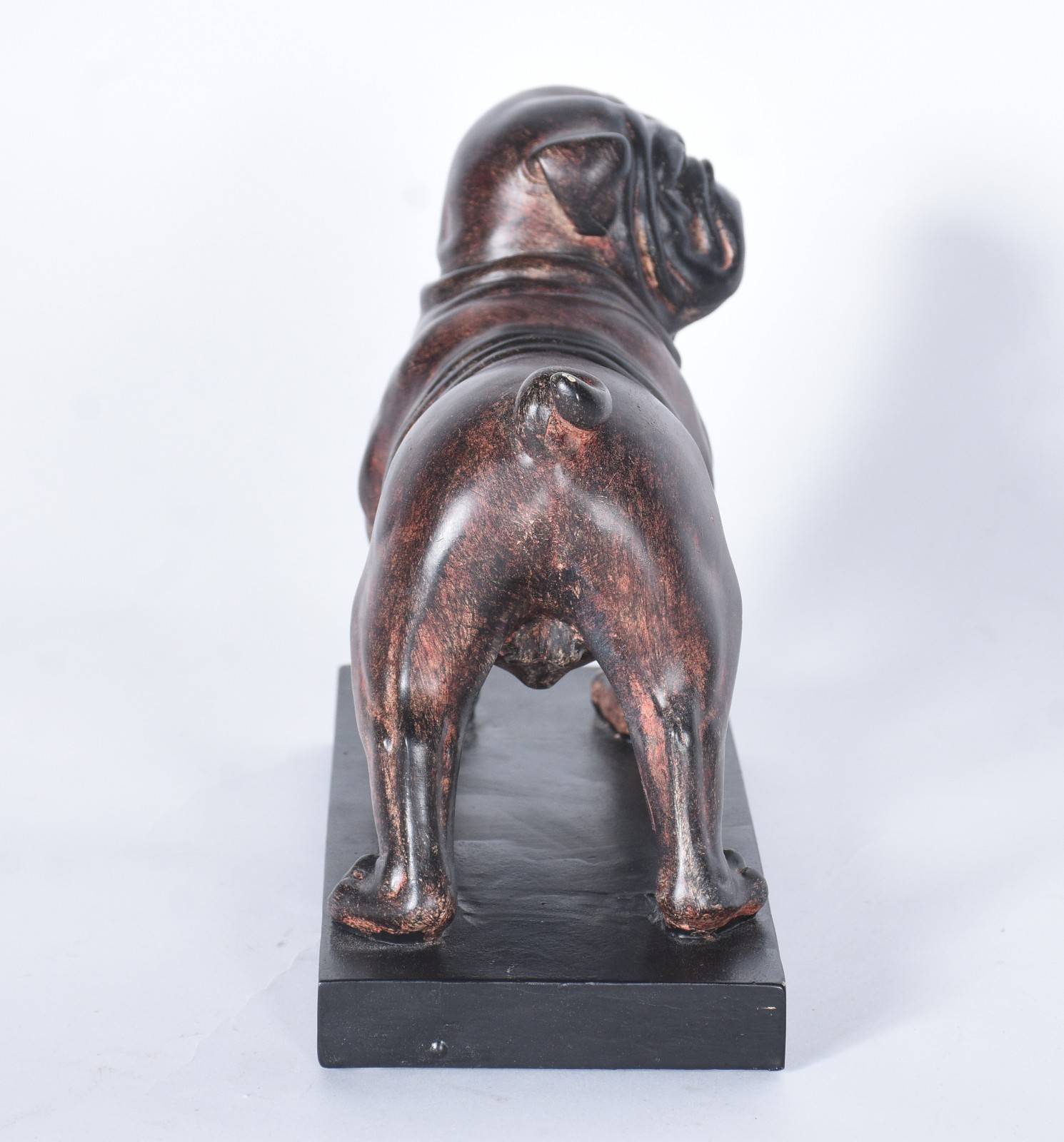 Escultura de resina representando cachorro "buldogue". - foto 5 de 6
