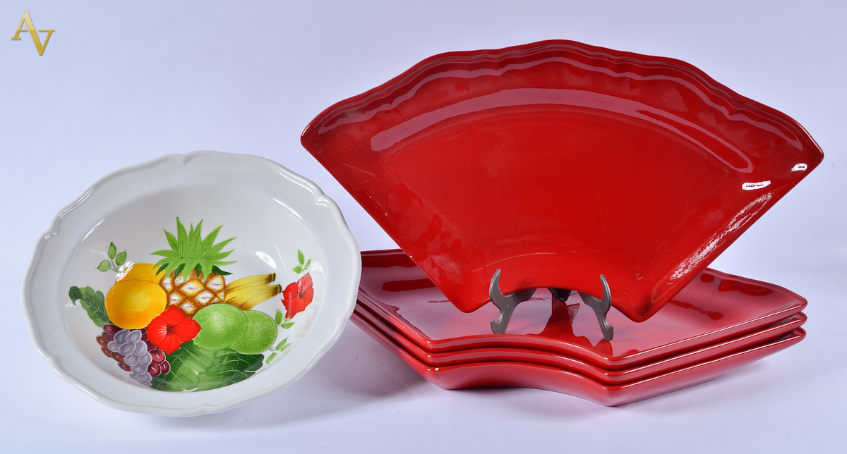 Centro de mesa de porcelana italiana composta de cinco pecas- Diam...