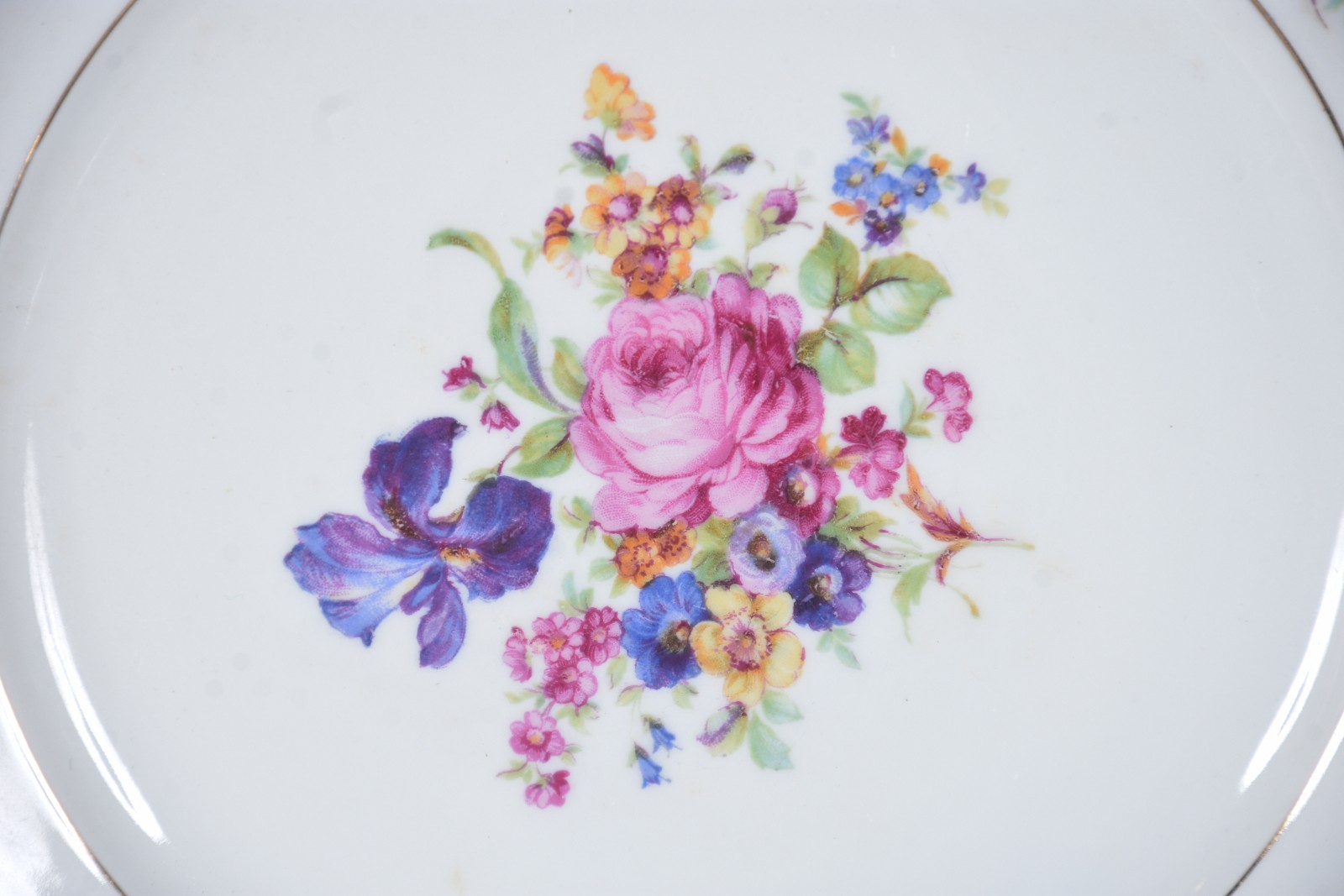 Serviço de jantar de porcelana polonesa na cor branca com flores em... - foto 2 de 10