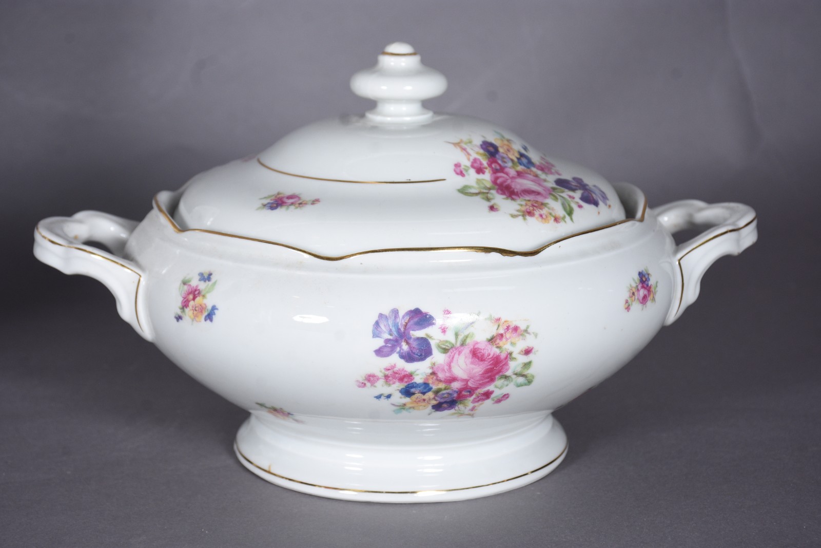 Serviço de jantar de porcelana polonesa na cor branca com flores em... - foto 4 de 10