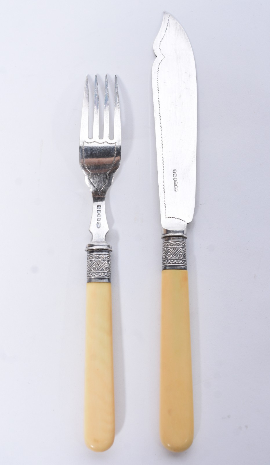 Elegante faqueiro ingles para peixe de silver plated com cabos de... - foto 5 de 9