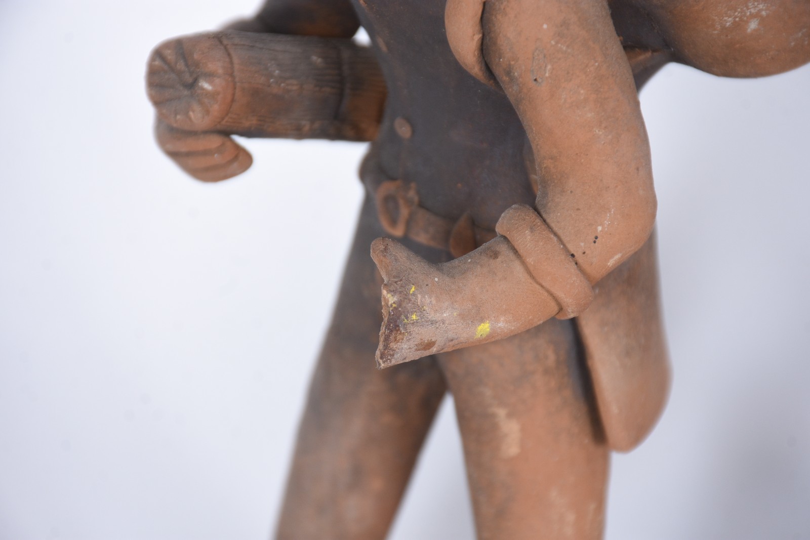 Arte Popular - Sete esculturas de barro cozido, assinados. - foto 9 de 10