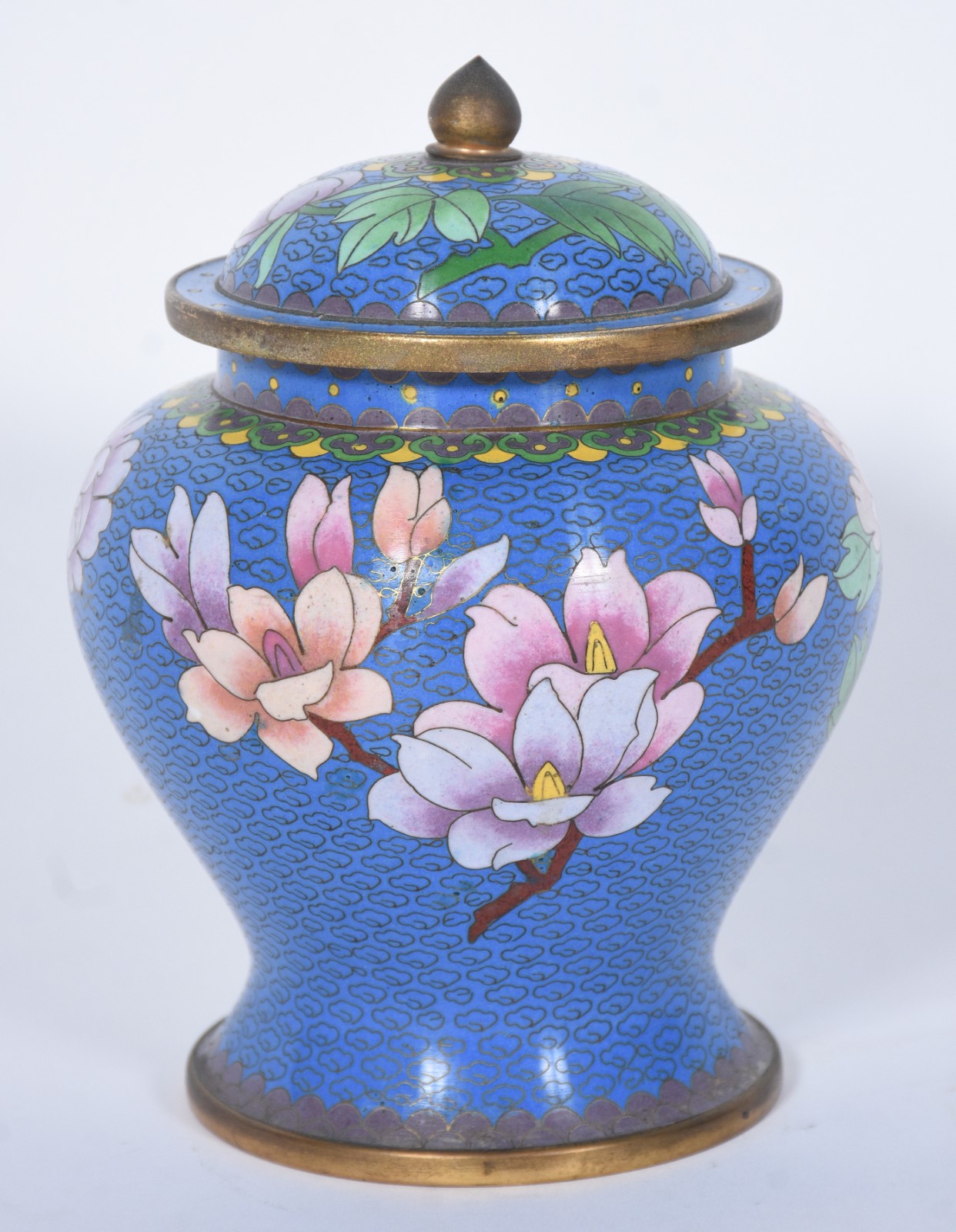 Potiche de cloisoné oriental, fundo azul e flores em policromia. - foto 2 de 7