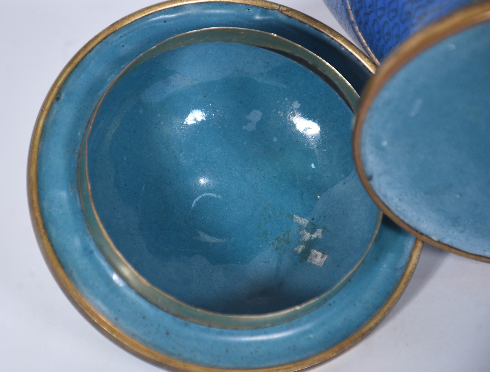 Potiche de cloisoné oriental, fundo azul e flores em policromia. - foto 7 de 7