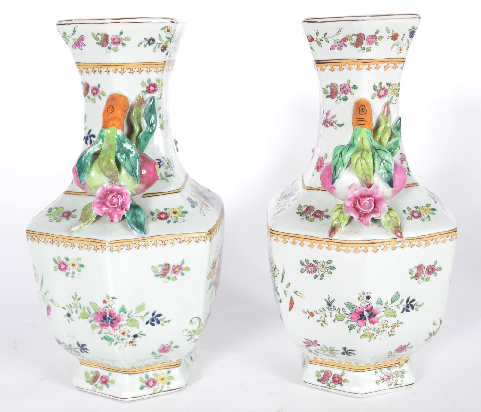 Par de vasos de porcelana oriental pintados a mão com motivos florais... - foto 6 de 10