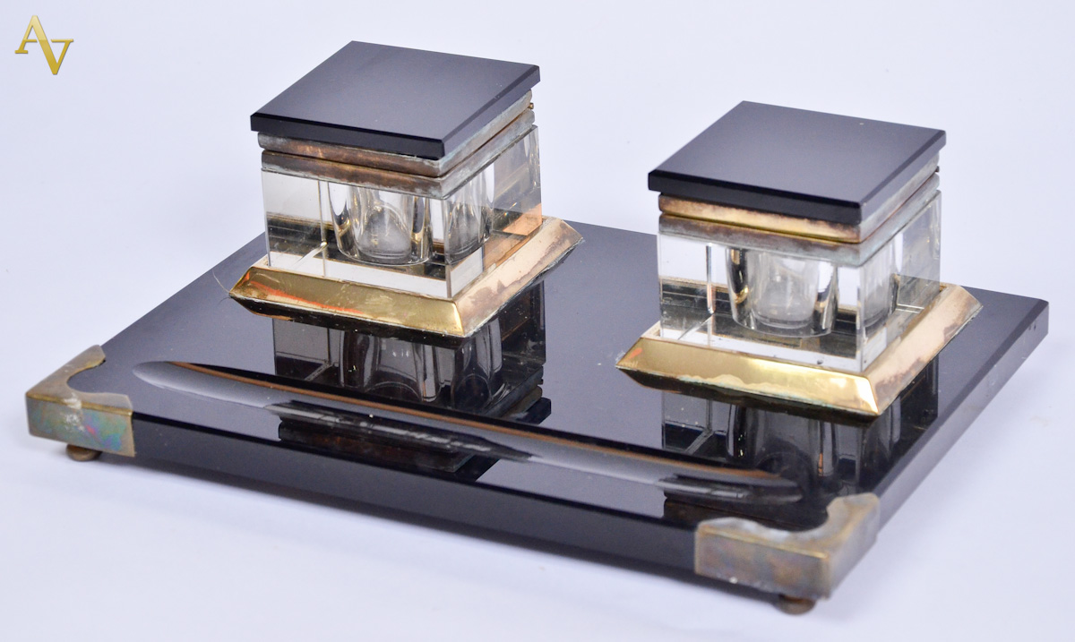 Tinteiro de vidro preto e recipientes de cristal. Med. 20 x 28 - alt...