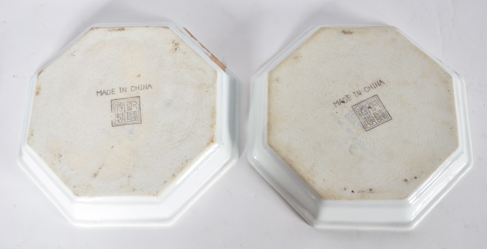 Sete peças diversas de porcelana oriental azul e branca, sendo: 2... - foto 3 de 11