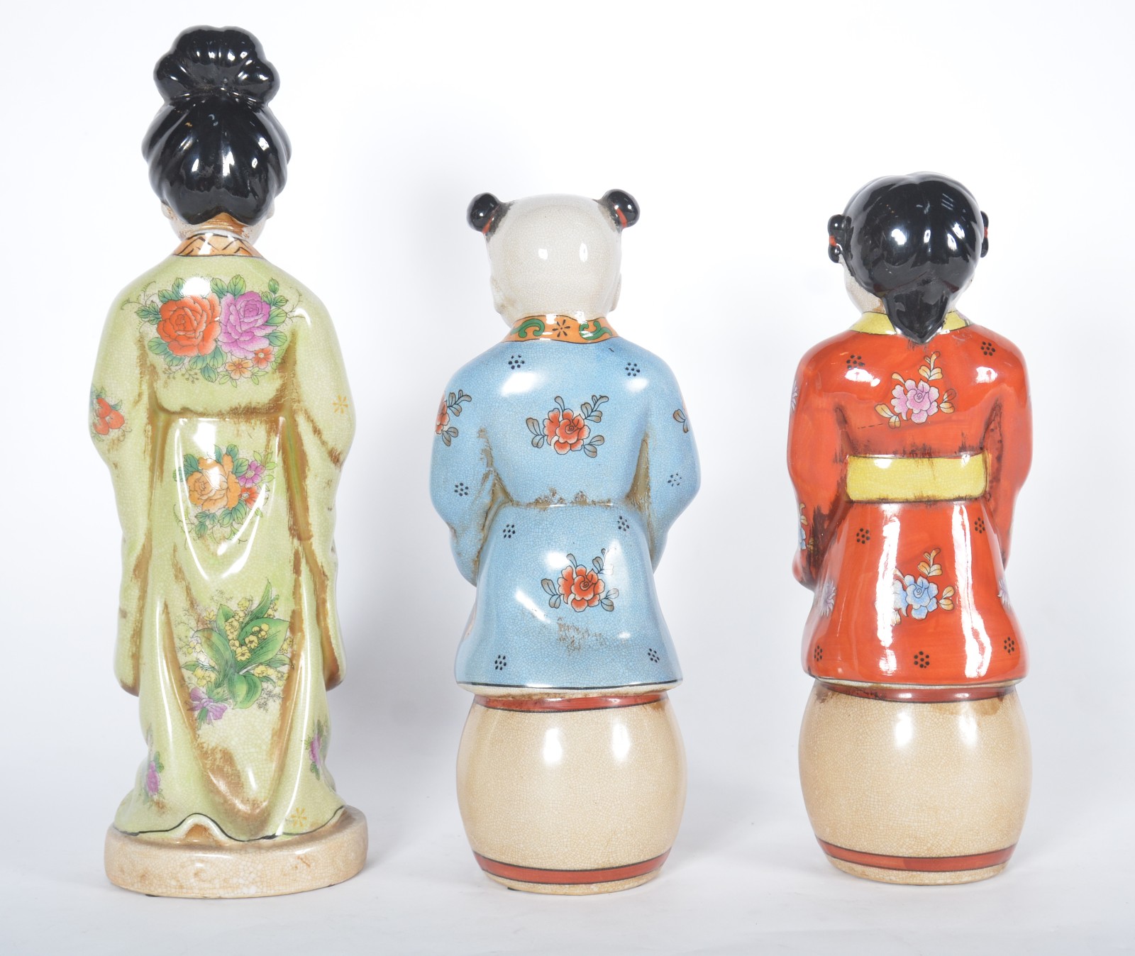 Três estatuetas de porcelana oriental policromada, representando Mãe... - foto 4 de 6