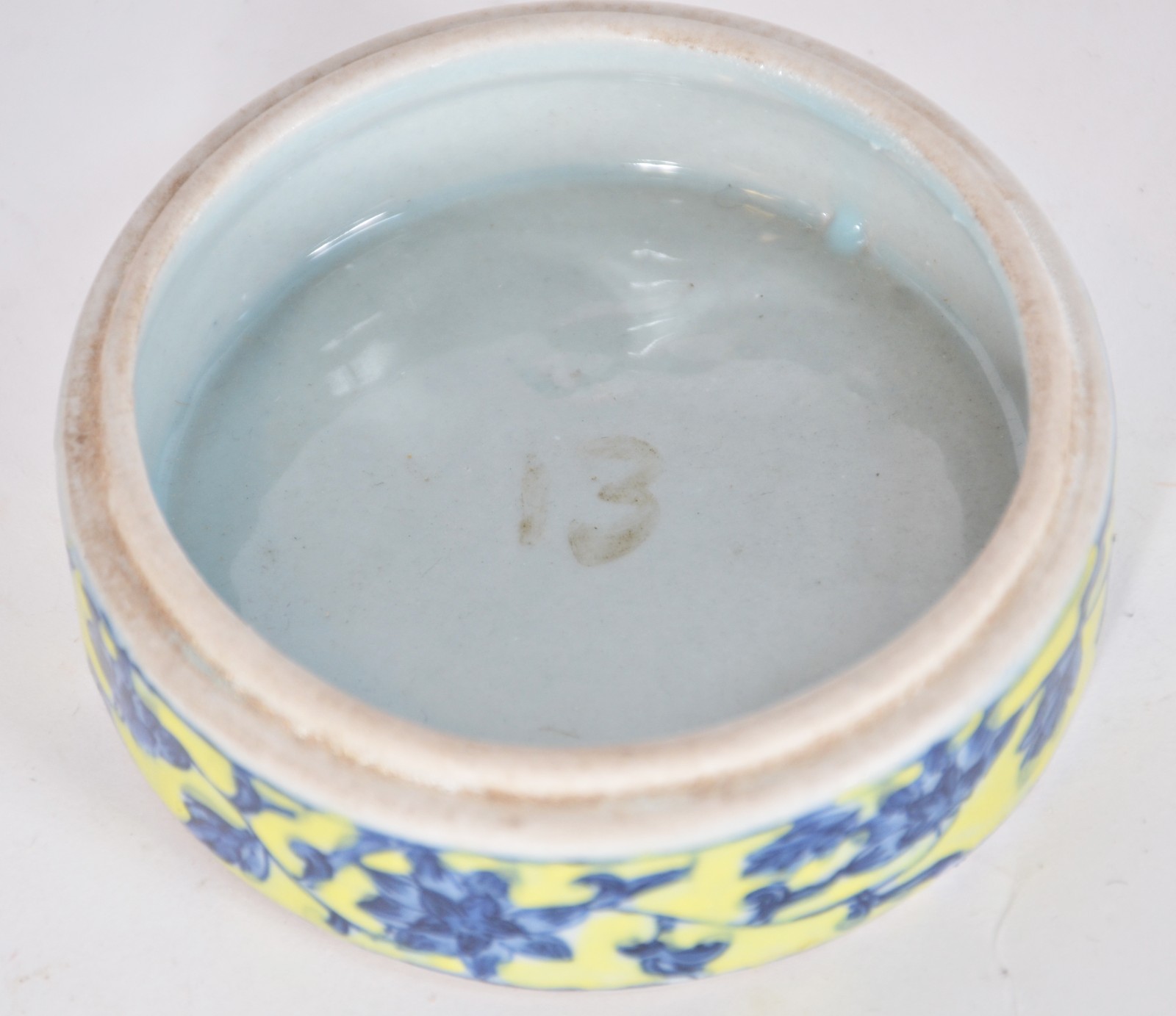 Quinze peças diversas de porcelana oriental, sendo: 9 pratos de... - foto 8 de 11