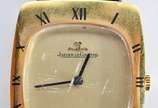 Jaeger-LeCoultre (1833),  - Relógio suiço de pulso, caixa de plaque d'or, a corda, pulseira de couro (pulseira não é original). Marcas de uso.