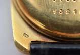 Jaeger-LeCoultre (1833),  - Relógio suiço de pulso, caixa de plaque d'or, a corda, pulseira de couro (pulseira não é original). Marcas de uso.