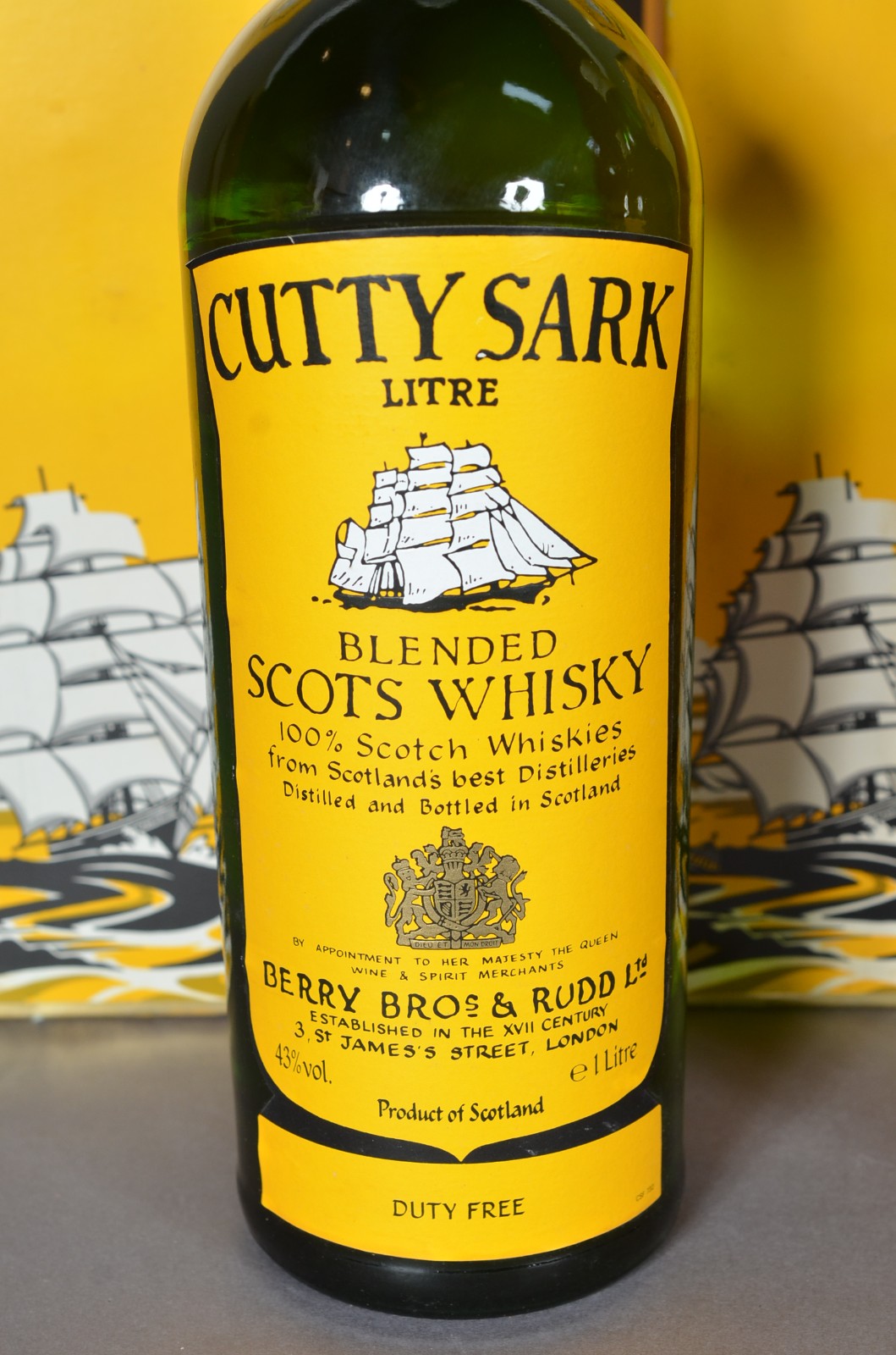 Quatro garrafas de Whisky Cutty Sark. - foto 2 de 5