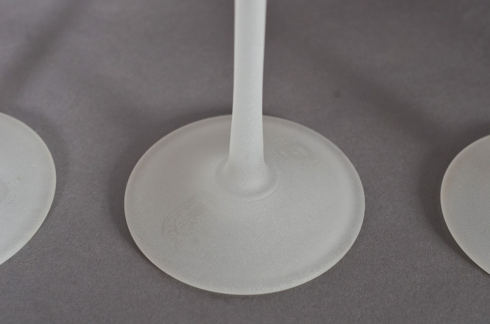 Serviços de copos com pé alto branco fosco composto de: 10 taças para... - foto 6 de 6
