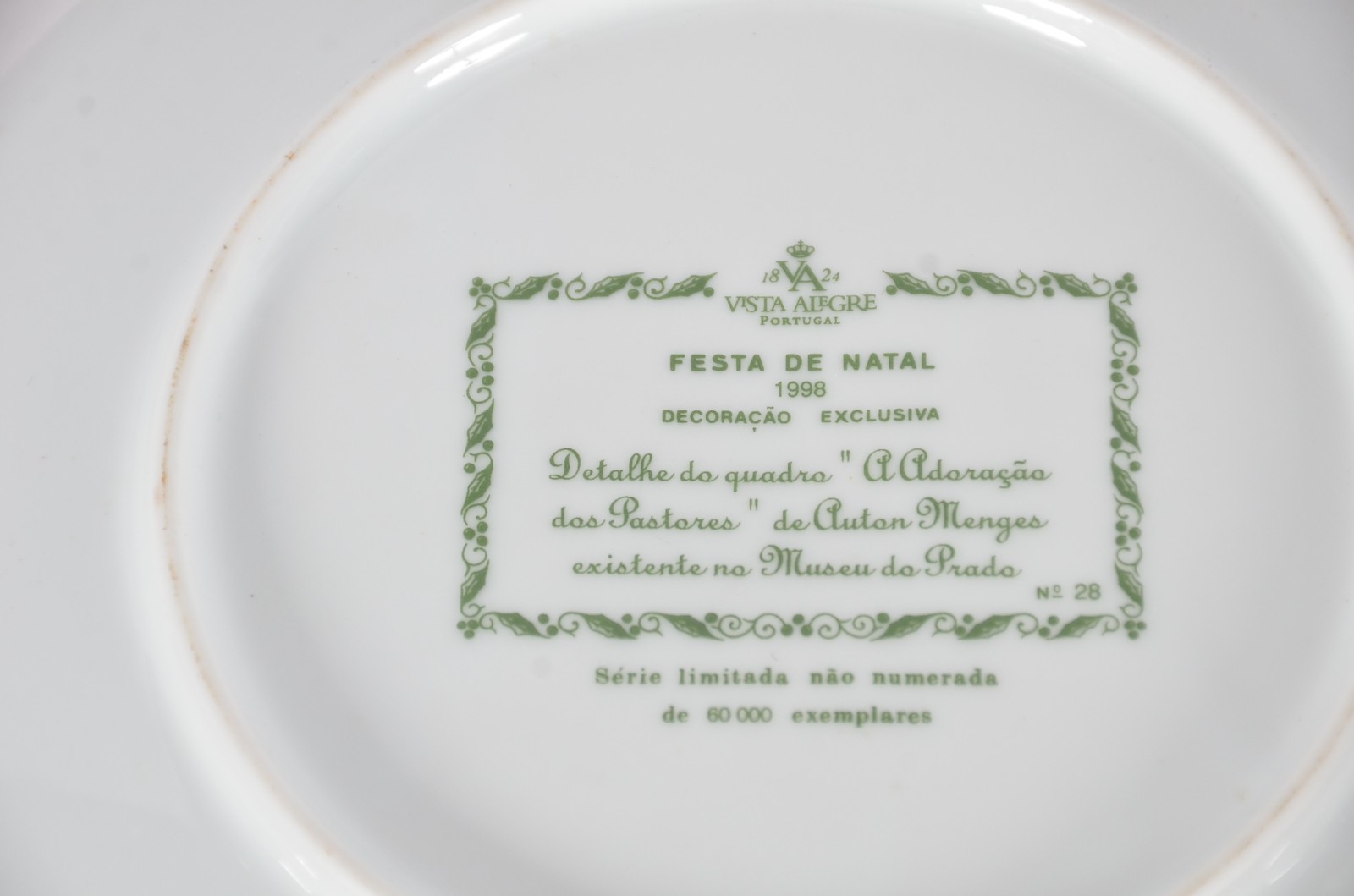 Treze pratos decorativos em porcelana de diversas procedências. - foto 6 de 11