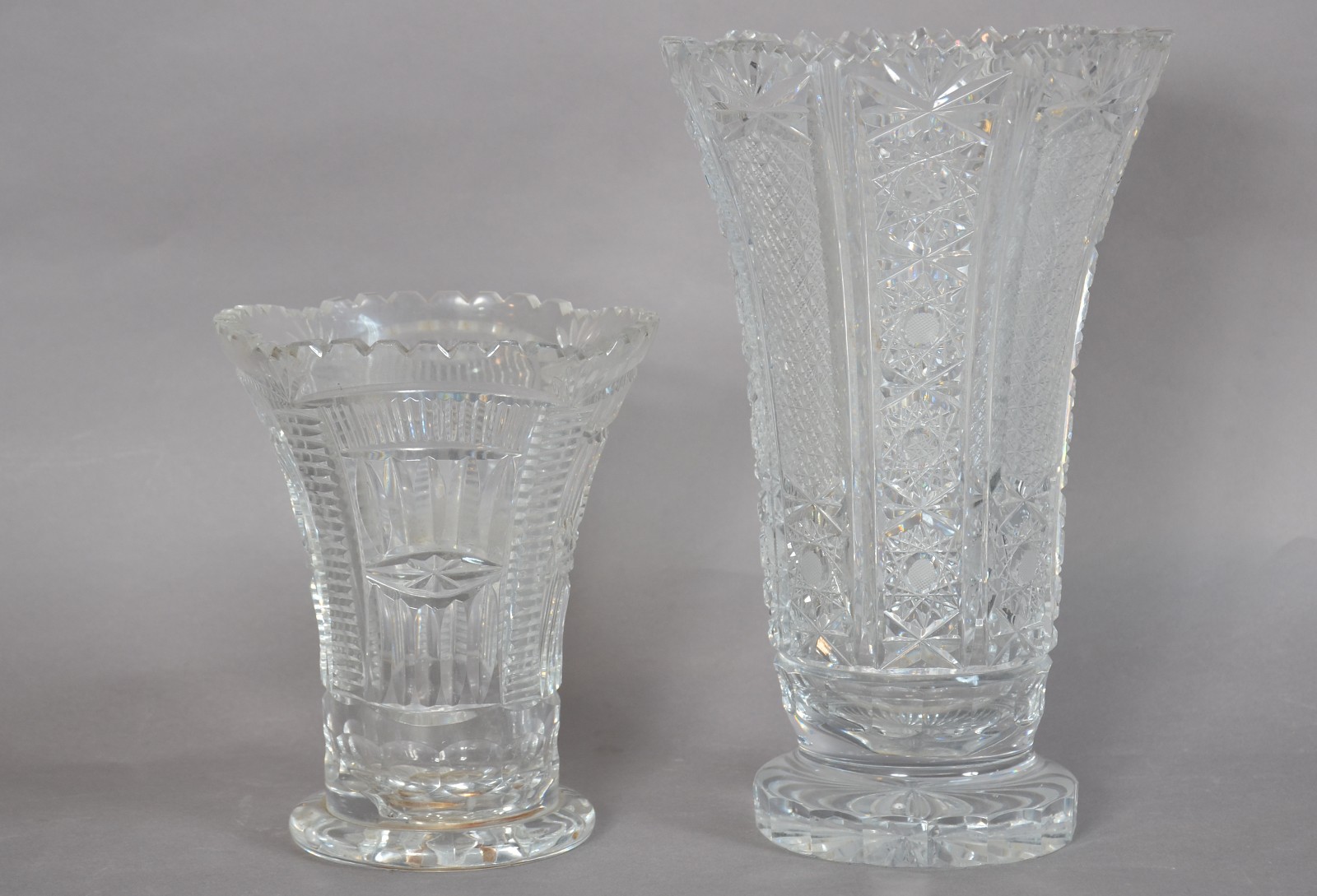 Dois vasos de cristal lapidado. - foto 1 de 11