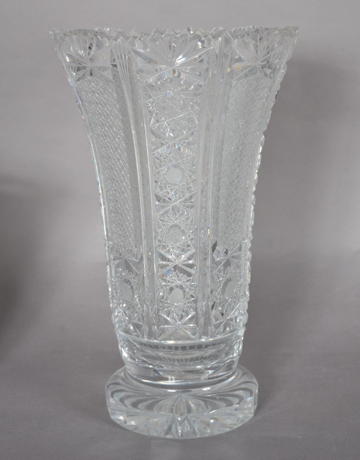 Dois vasos de cristal lapidado. - foto 2 de 11