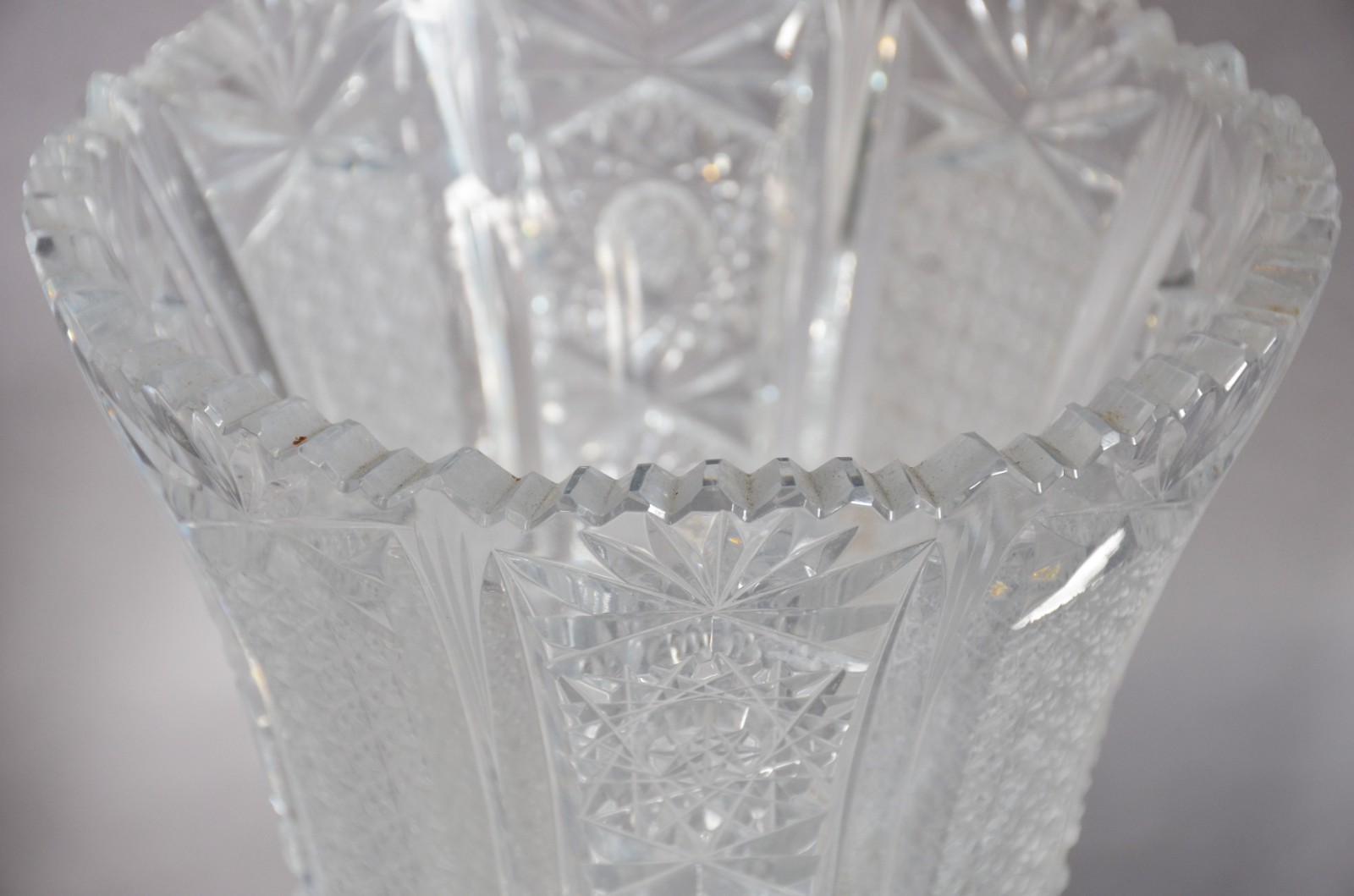 Dois vasos de cristal lapidado. - foto 3 de 11