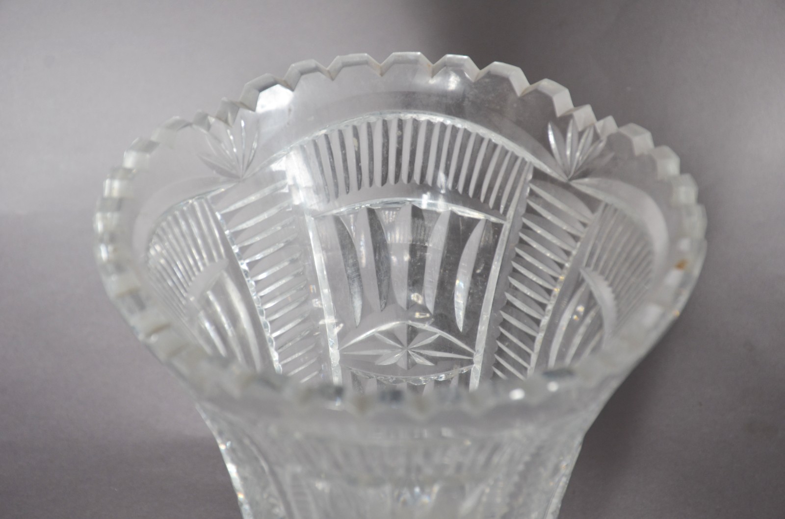 Dois vasos de cristal lapidado. - foto 10 de 11