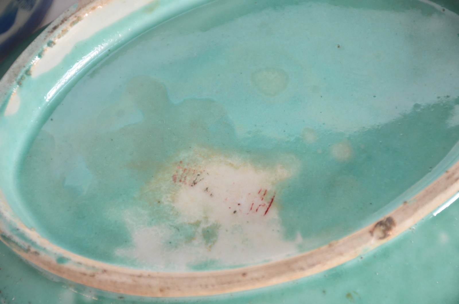 Dez peças diversas de porcelana oriental policromada. (Potiche com... - foto 7 de 11