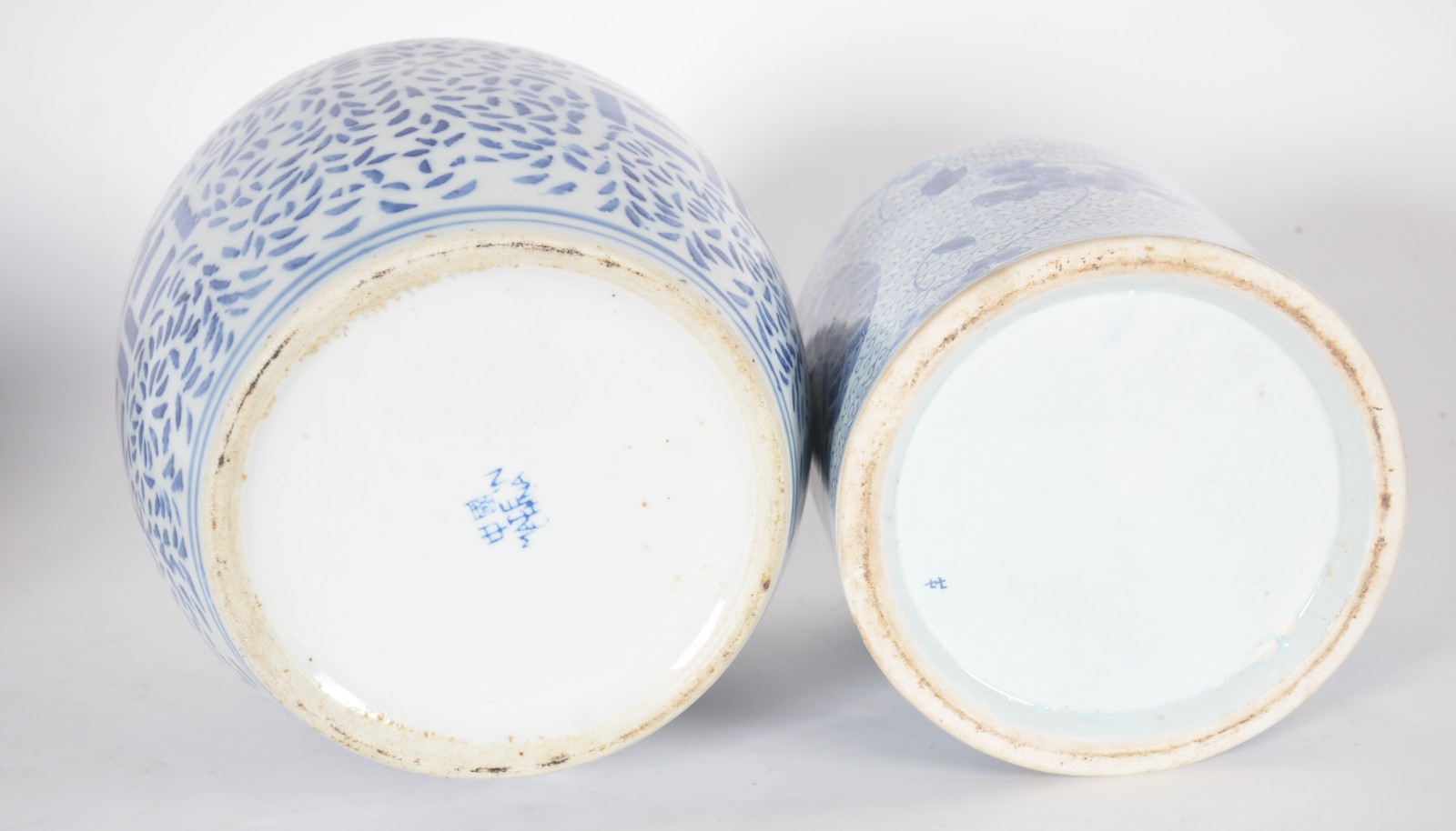 Cinco potiches diversos de porcelana chinesa decoração em azul e... - foto 5 de 11