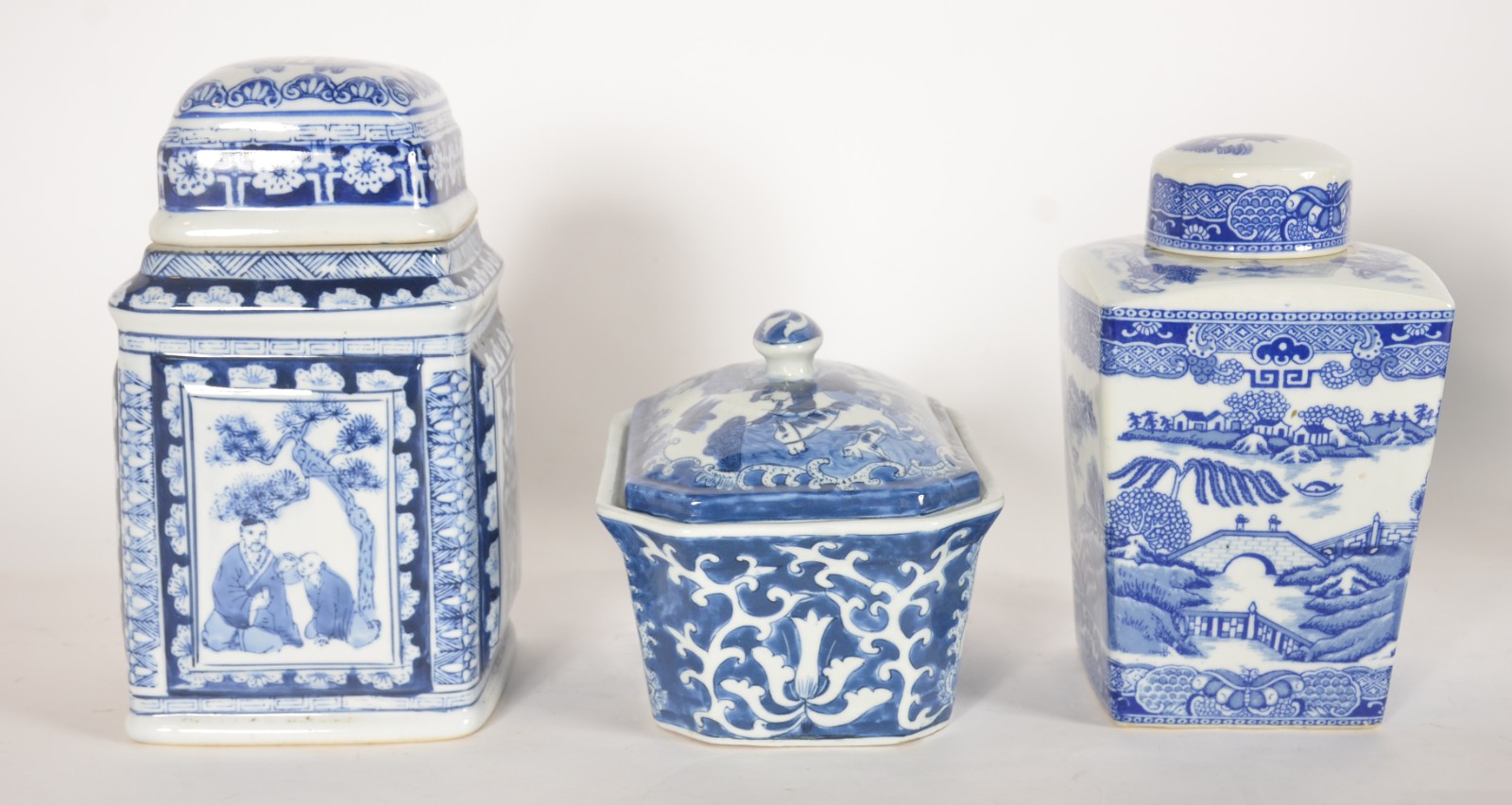 Cinco potiches diversos de porcelana chinesa decoração em azul e... - foto 7 de 11