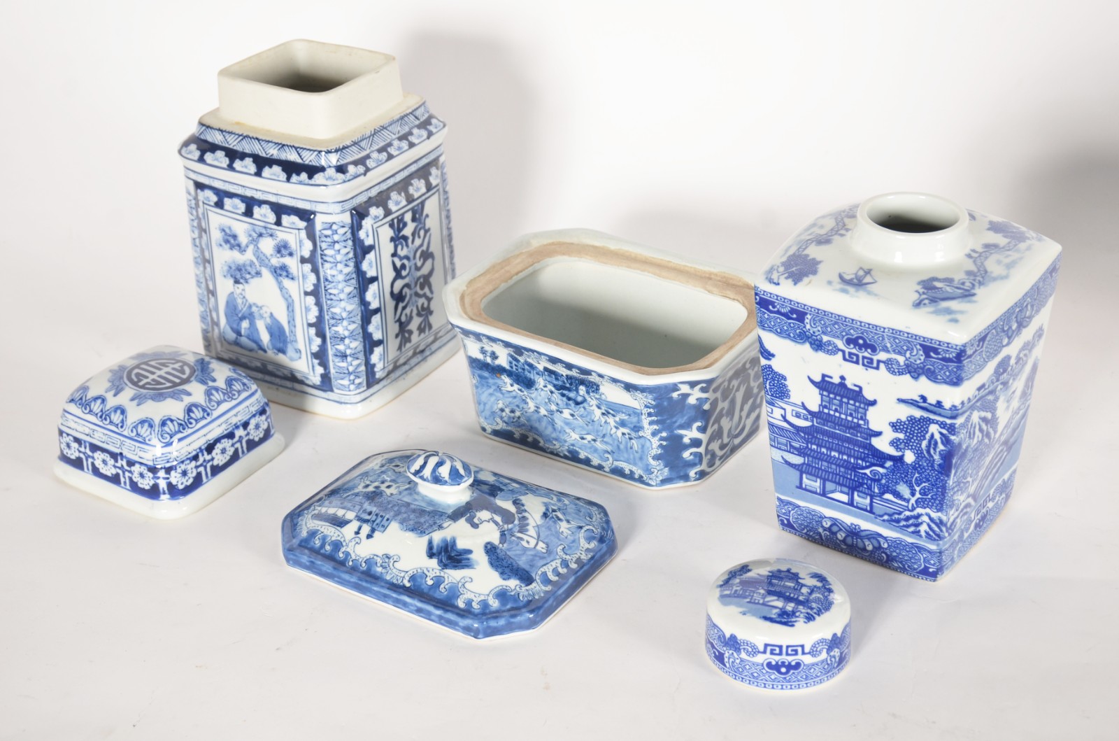 Cinco potiches diversos de porcelana chinesa decoração em azul e... - foto 8 de 11